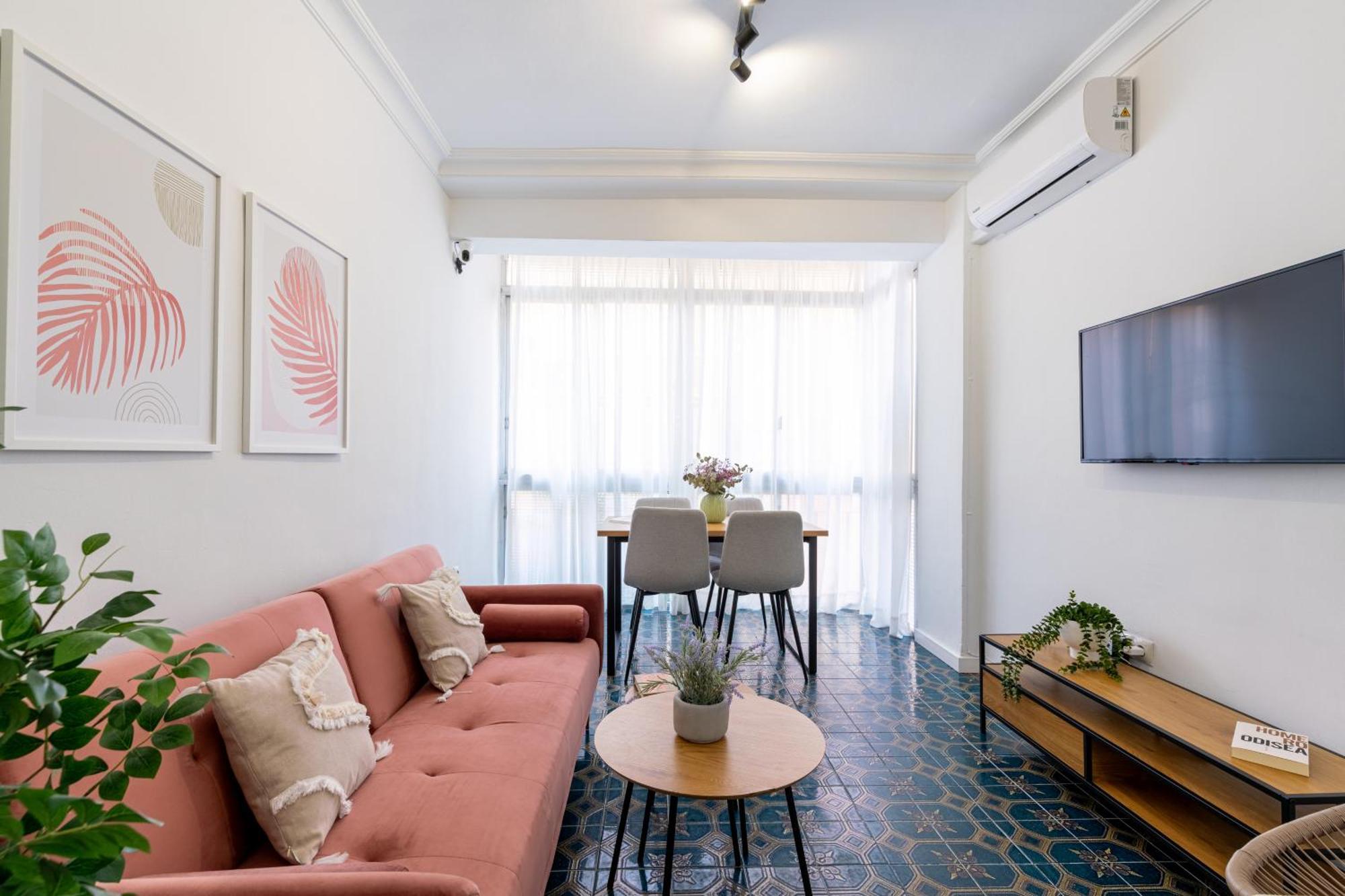 Piso Elegante Y Nuevo De 3 Y 2 Banos Siviglia