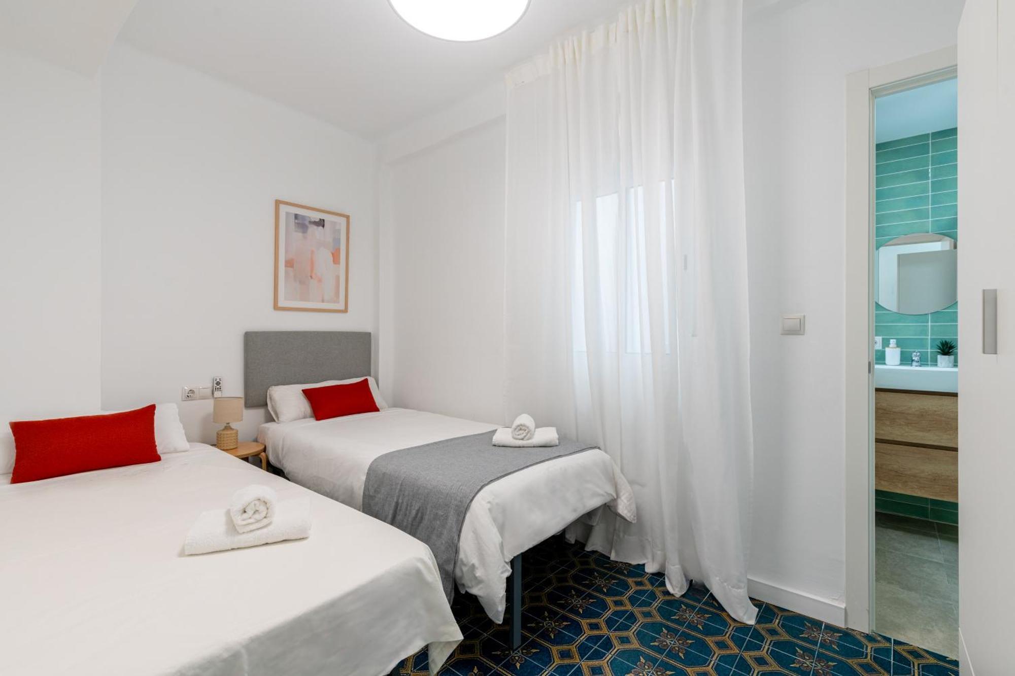 Appartamento Piso Elegante Y Nuevo De 3 Y 2 Banos Siviglia